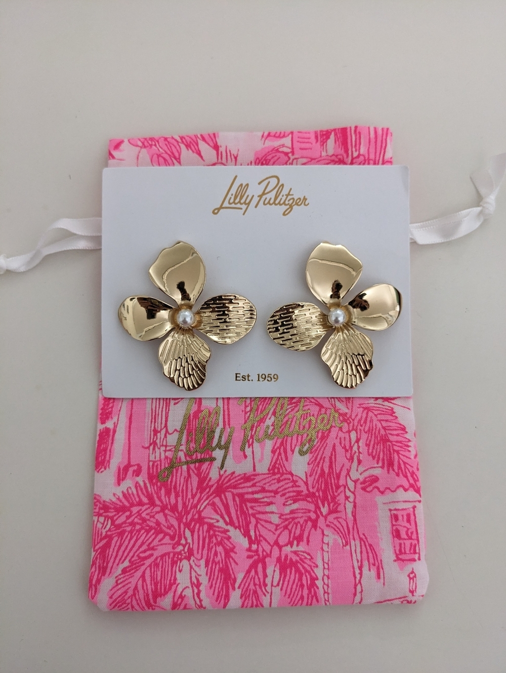 NWT! Lilly Pulitzer Shady Babe Earrings In Gold Metallic